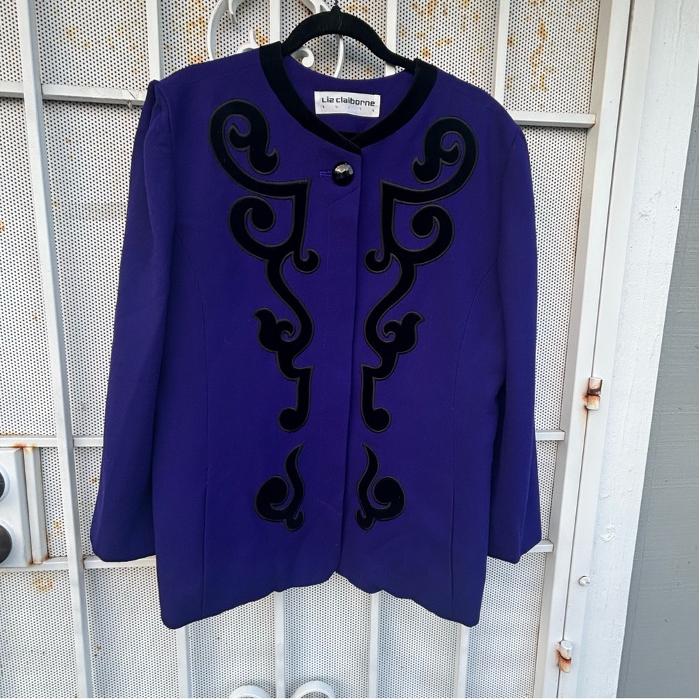 Liz Claiborne 14 Women's lined Blazer in Purple with Black Accents